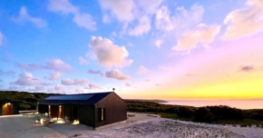 Native Dog Cabin, Bremer Bay